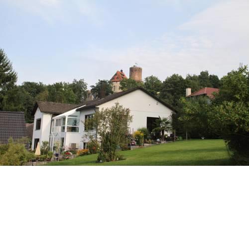 Apartment mit Burgblick im Grünen, Familie Held