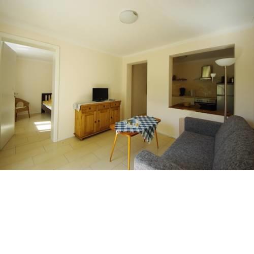 Apartment mit großer Terrasse und schönem Garten zum Entspannen, #1