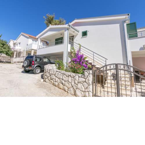 Apartment Mladen