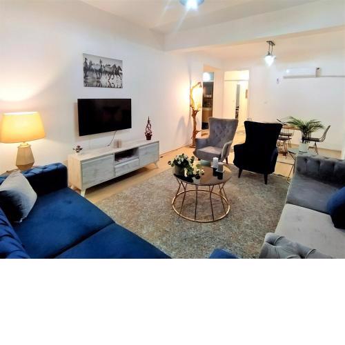 Apartment near Hadrian Gate in Muratpasa