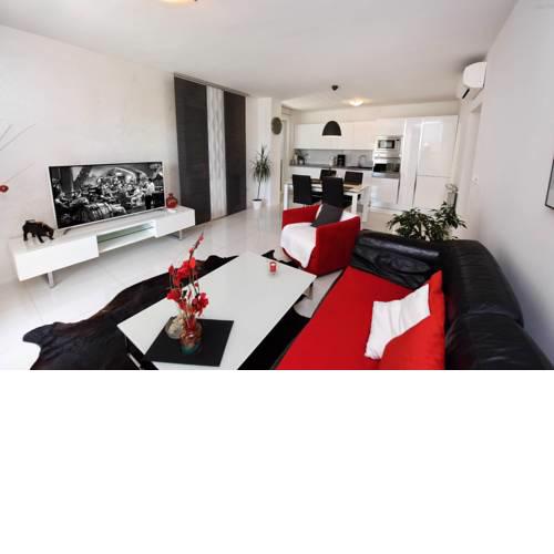 Apartment Nela with Balcony near the beach