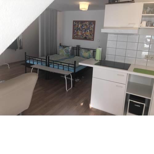 Studio Ochsenfurt mit sonnigem Balkon