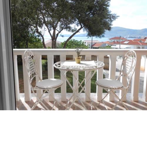 Apartment Okrug Gornji 13859a