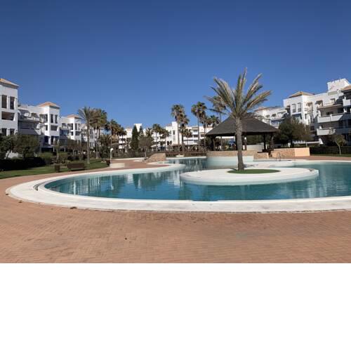 Apartment on Top Beach location next to the golf and marina