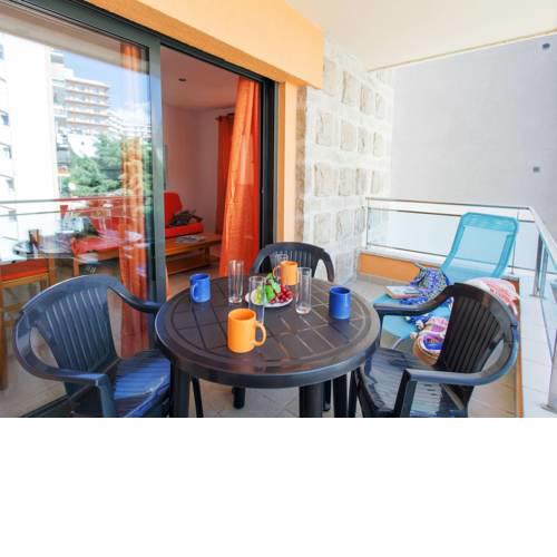 Apartment Orange