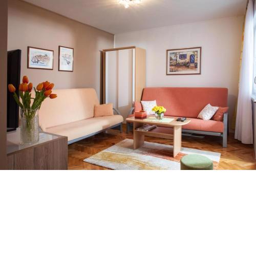Apartment Oranž