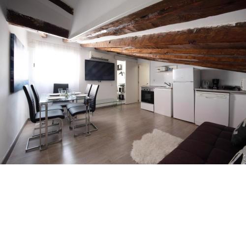 APARTMENT PuERTA DEL SOL CENTRO DE MADRID