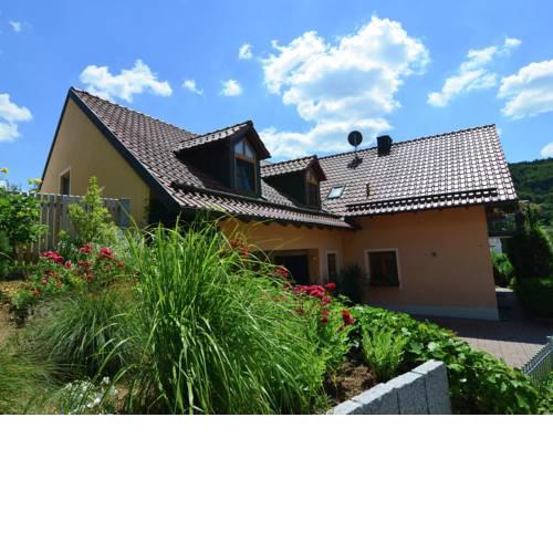 Modern Holiday Home in Prunn near Lake