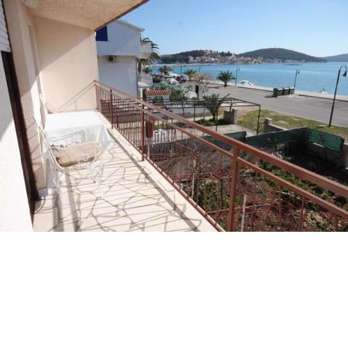 Apartment Rogoznica 7558a