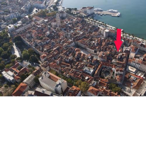 Apartment & Room Split Lea