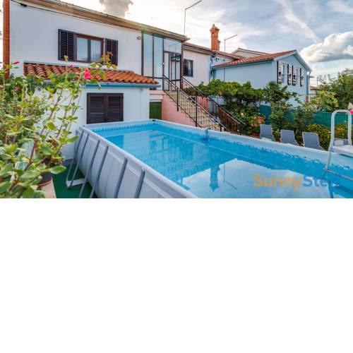Apartment Sankovic with a private pool