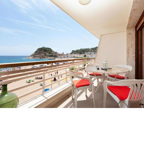 Apartment sea views on the beach 3