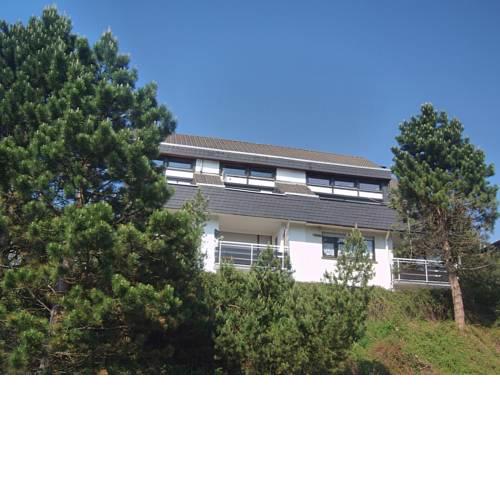Spacious Apartment in Niedersfeld near Lake