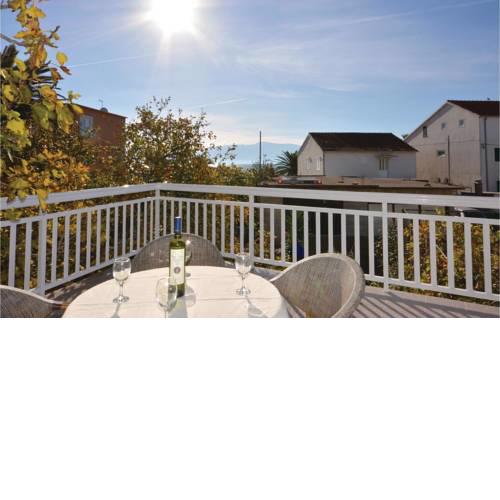 Apartment Sucuraj with Sea View 10