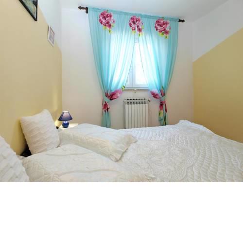Apartment TiGo with terrace and garden