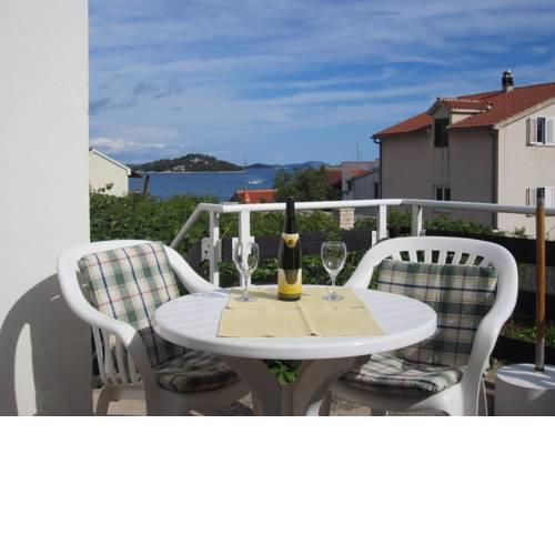 Apartment Tisno Residence