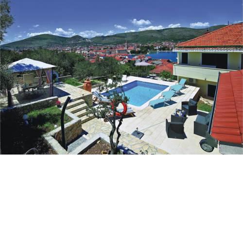 Apartment Trogir with Sea View 05