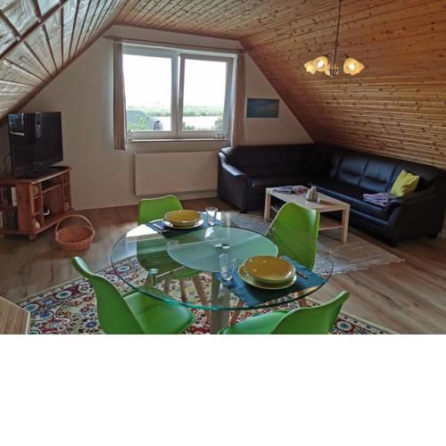 Spacious Flat in Wilhelmshof near Lake