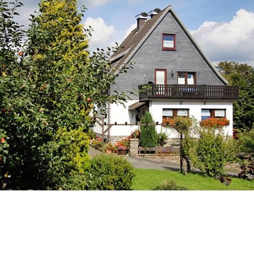 Comfortable Apartment in Langewiese Sauerland with private garden