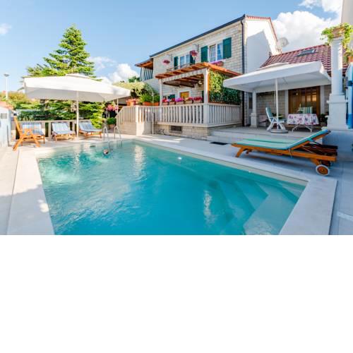 Apartment Villa Camellia - Adults Only