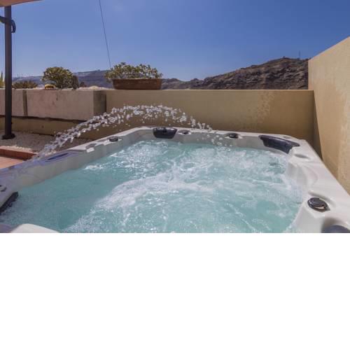 Apartment with Jacuzzi