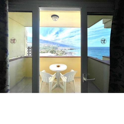 Apartment with ocean views in Playa Jardin in Puerto de la Cruz