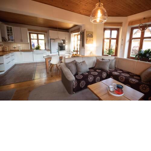Apartment with private hot tub and garden