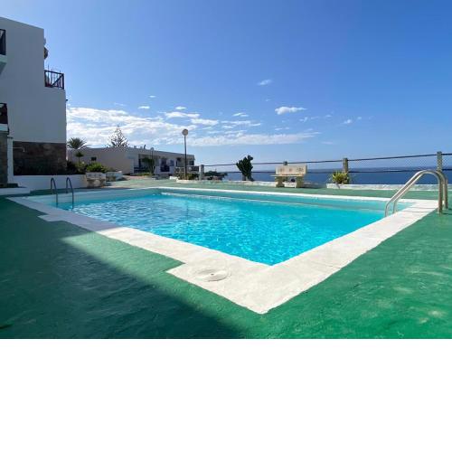 Apartment with Sea Views Near Patalava Beach
