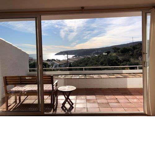 Apartment with seaview and pool
