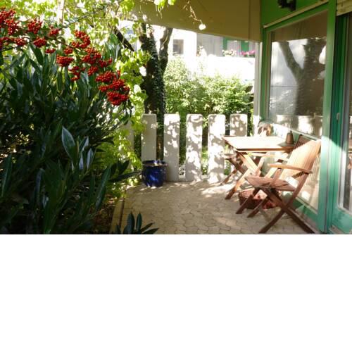 Apartment with terrace and 2 bedrooms, up to 5 persons, ideal for families, South-West part of Munich