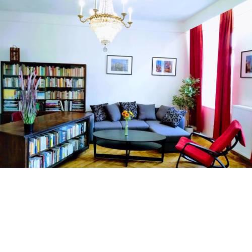 Apartment with two bathrooms near to city center