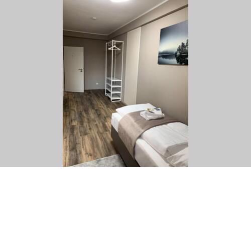Apartment work, travel & more at Rathenauplatz