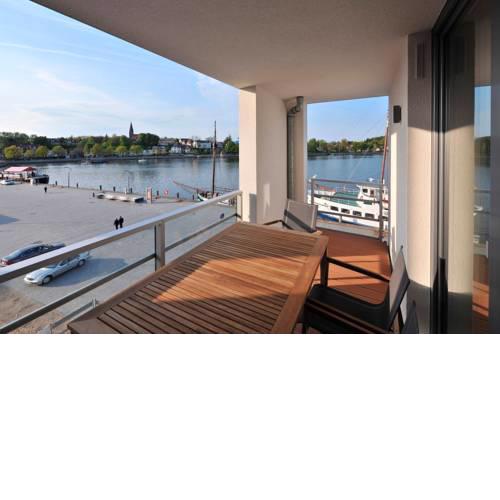 Apartmenthaus Hafenspitze  Ap. 31 "Ankerplatz 31" Blickrichtung Binnenhafen West/Innenstadt/Seitlicher Meerblick - [#14814]