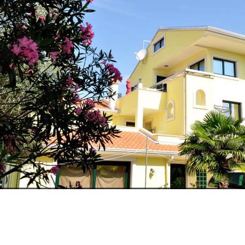 Apartments Adri