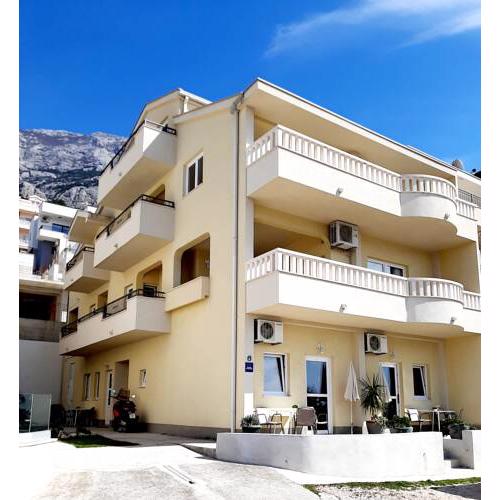 Apartments Akmadzic