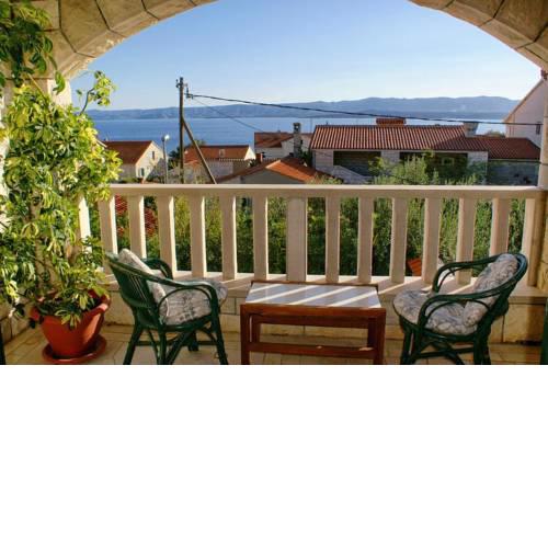 Apartments and rooms with parking space Bol, Brac - 2926