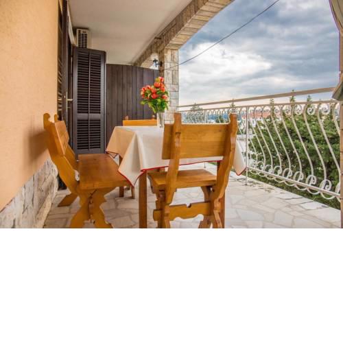 Apartments and rooms with parking space Crikvenica - 5492