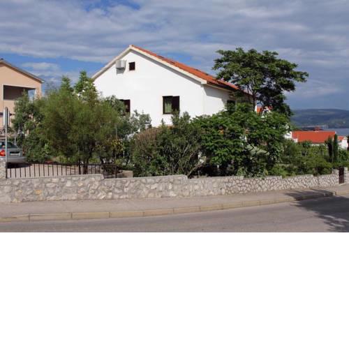 Apartments and rooms with parking space Krk - 3231