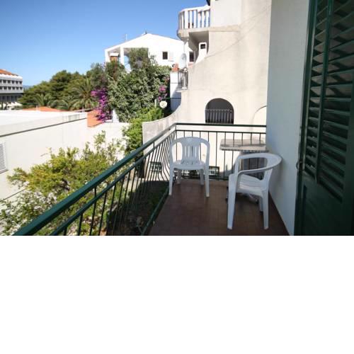 Apartments and rooms with parking space Makarska - 6759