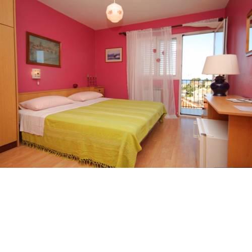 Apartments and rooms with parking space Mali Losinj (Losinj) - 2495