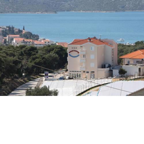 Apartments and rooms with parking space Seget Vranjica, Trogir - 3079