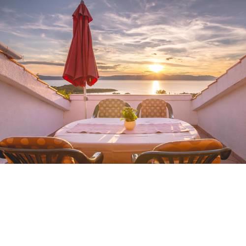 Apartments and rooms with WiFi Njivice, Krk - 5362