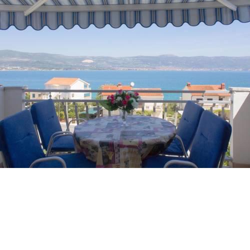 Apartments by the sea Arbanija, Ciovo - 13298