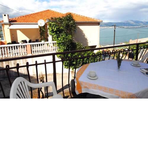 Apartments by the sea Arbanija, Ciovo - 18224