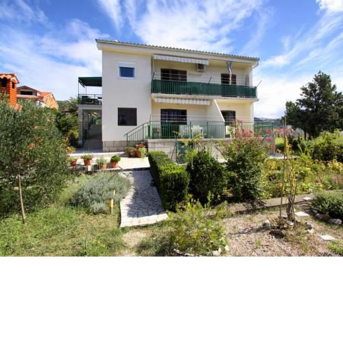Apartments by the sea Banjol, Rab - 4965