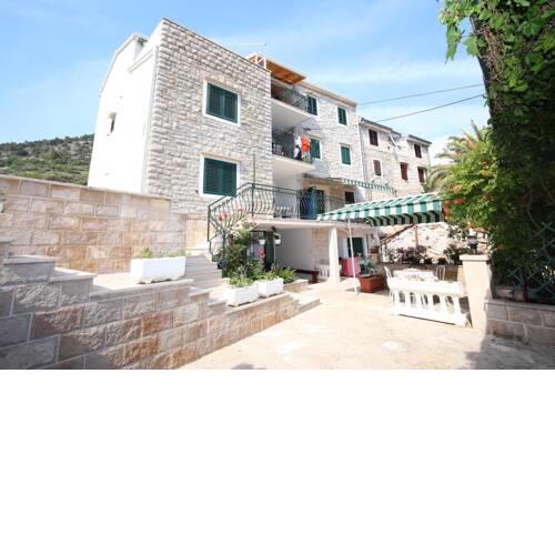 Apartments by the sea Bol, Brac - 13413