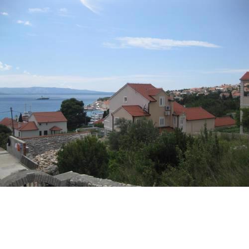 Apartments by the sea Bol, Brac - 13665