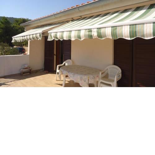 Apartments by the sea Cove Gornja Krusica, Solta - 16376