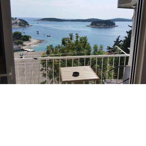 Apartments by the sea Hvar - 15856