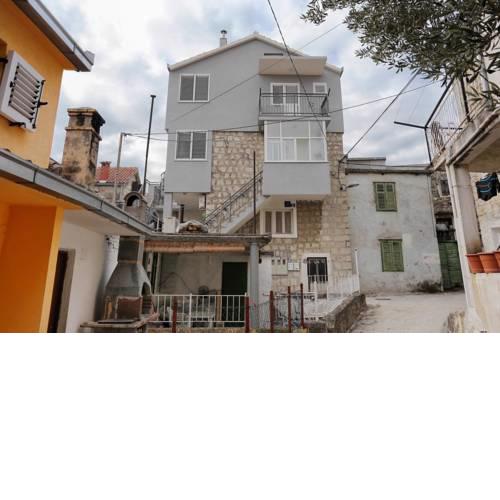 Apartments by the sea Kastel Kambelovac, Kastela - 8679
